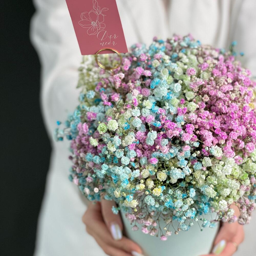 https://content2.flowwow-images.com/data/flowers/1000x1000/90/1668511311_97860390.jpg